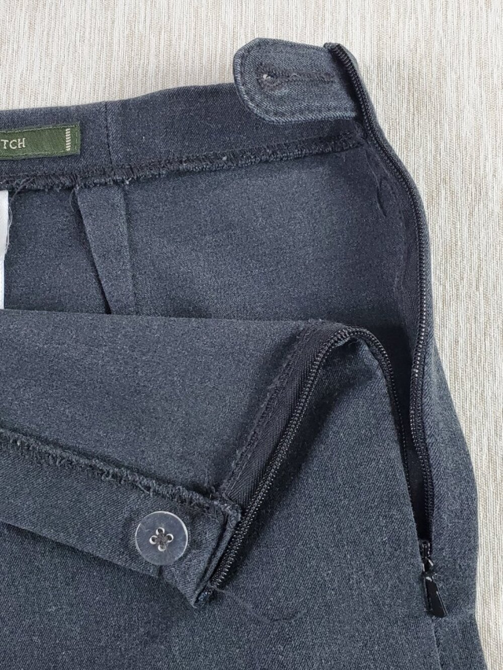 Eddie Bauer Curvy Fit Trouser Chino Pants Womens 10 Gray Mid Rise Flat Front Zip - Picture 4 of 10